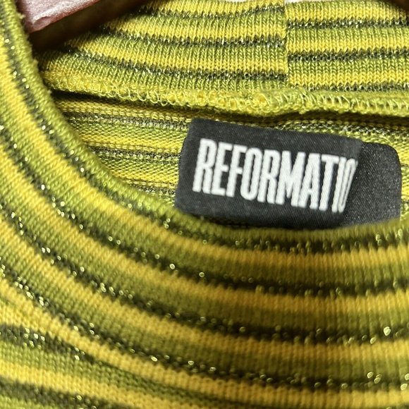 Reformation Green Mock Neck Tee XS - Picture 2 of 3